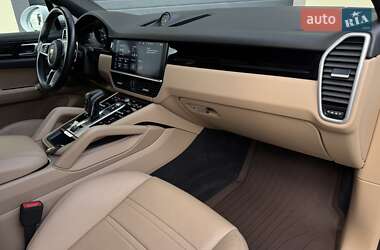Внедорожник / Кроссовер Porsche Cayenne 2019 в 