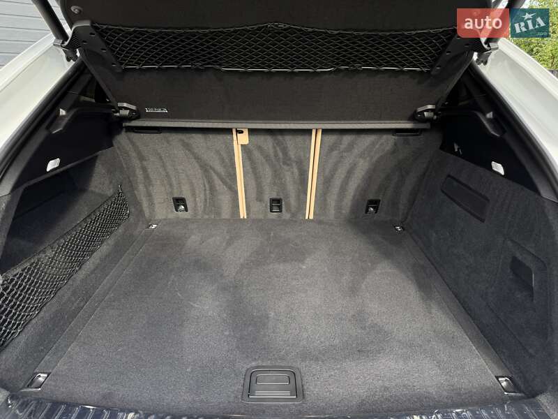 Позашляховик / Кросовер Porsche Cayenne 2019 в Стрию