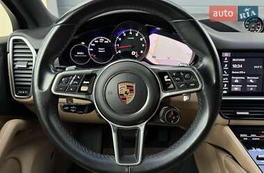 Внедорожник / Кроссовер Porsche Cayenne 2019 в 