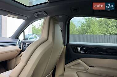 Внедорожник / Кроссовер Porsche Cayenne 2019 в 