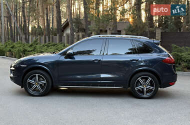 Внедорожник / Кроссовер Porsche Cayenne 2012 в 