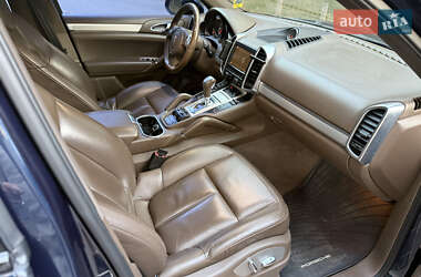 Внедорожник / Кроссовер Porsche Cayenne 2012 в 