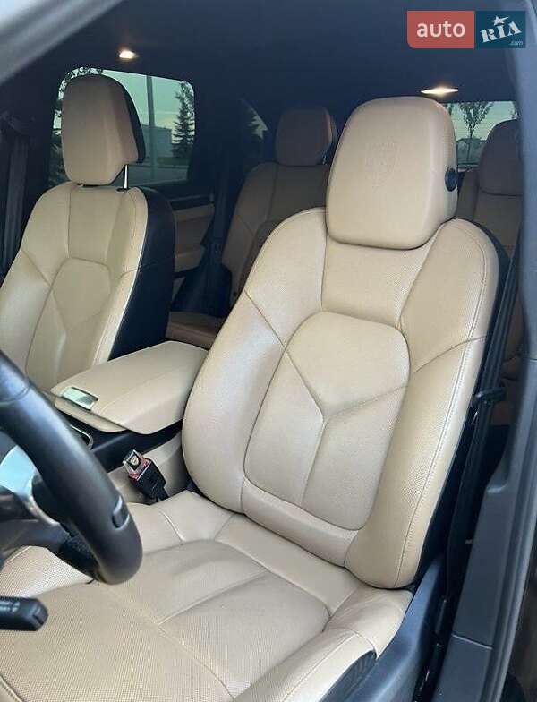 Внедорожник / Кроссовер Porsche Cayenne 2013 в Днепре