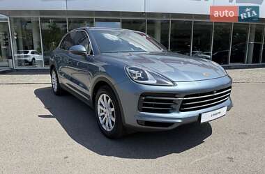 Внедорожник / Кроссовер Porsche Cayenne 2018 в 