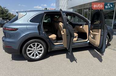 Внедорожник / Кроссовер Porsche Cayenne 2018 в 