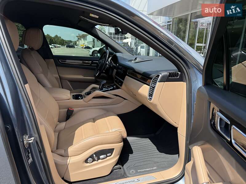 Внедорожник / Кроссовер Porsche Cayenne 2018 в Днепре