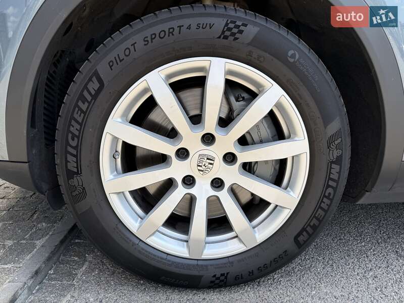 Внедорожник / Кроссовер Porsche Cayenne 2018 в Днепре