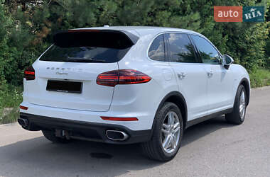 Внедорожник / Кроссовер Porsche Cayenne 2015 в 