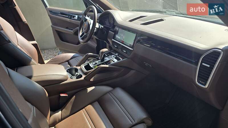 Внедорожник / Кроссовер Porsche Cayenne 2019 в Киеве