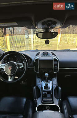 Внедорожник / Кроссовер Porsche Cayenne 2014 в 