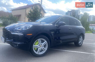 Внедорожник / Кроссовер Porsche Cayenne 2016 в 
