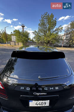 Позашляховик / Кросовер Porsche Cayenne 2012 в 