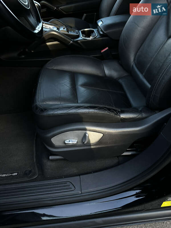 Внедорожник / Кроссовер Porsche Cayenne 2012 в Кривом Роге фото 26 Внедорожник / Кроссовер Porsche Cayenne 2012 в Кривом Роге
