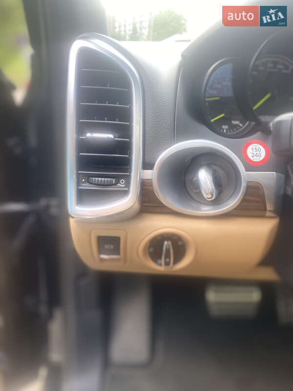 Позашляховик / Кросовер Porsche Cayenne 2016 в Львові фото 41 Позашляховик / Кросовер Porsche Cayenne 2016 в Львові