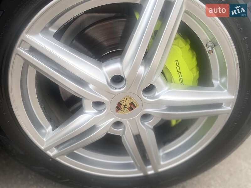 Позашляховик / Кросовер Porsche Cayenne 2016 в Львові фото 26 Позашляховик / Кросовер Porsche Cayenne 2016 в Львові