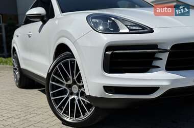 Внедорожник / Кроссовер Porsche Cayenne 2019 в 