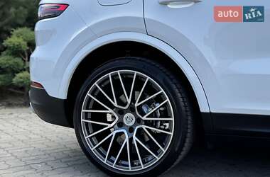 Внедорожник / Кроссовер Porsche Cayenne 2019 в 