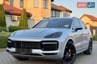 Внедорожник / Кроссовер Porsche Cayenne 2018 в 