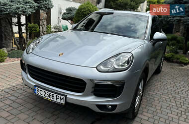 Внедорожник / Кроссовер Porsche Cayenne 2015 в 