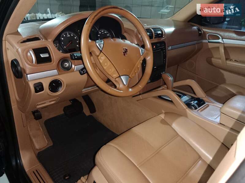 Позашляховик / Кросовер Porsche Cayenne 2008 в Ромнах