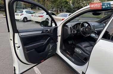 Внедорожник / Кроссовер Porsche Cayenne 2013 в 