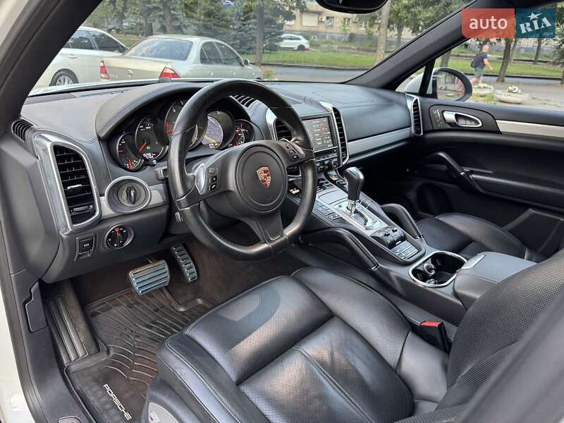 Позашляховик / Кросовер Porsche Cayenne 2013 в Дніпрі