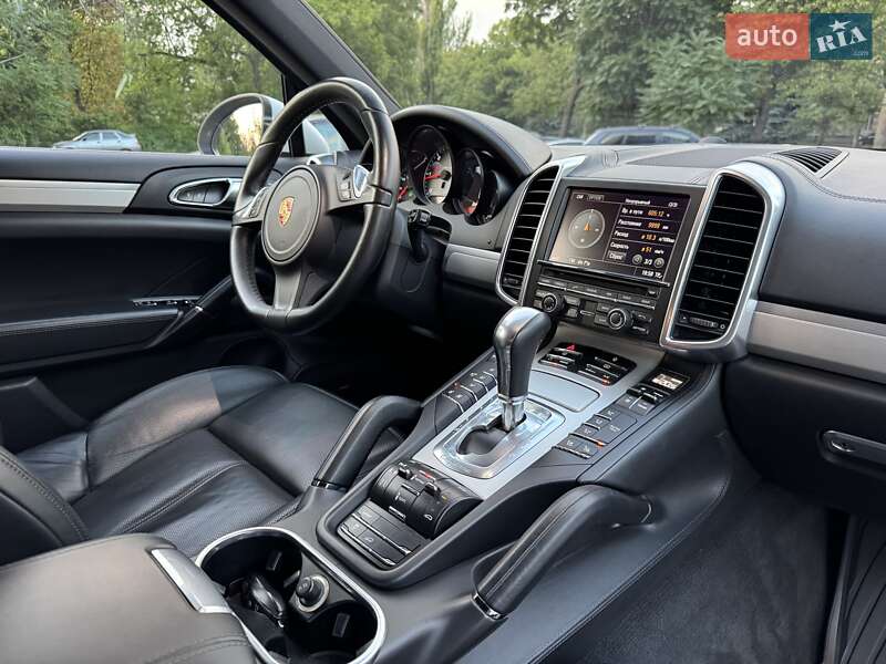 Позашляховик / Кросовер Porsche Cayenne 2013 в Дніпрі