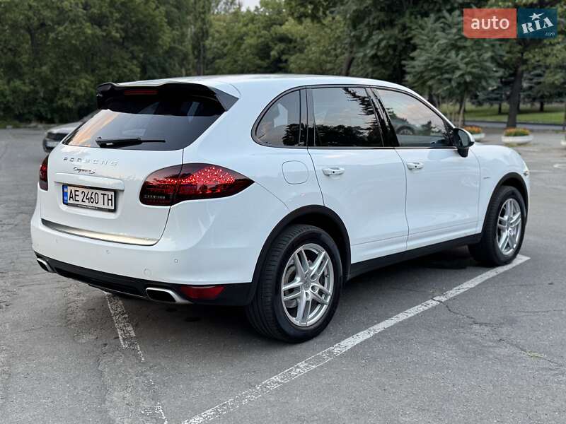 Позашляховик / Кросовер Porsche Cayenne 2013 в Дніпрі