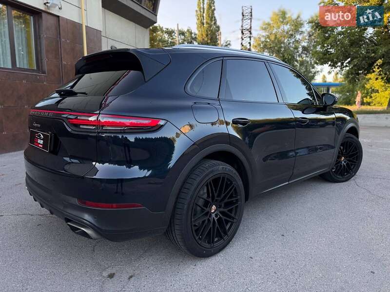 Внедорожник / Кроссовер Porsche Cayenne 2018 в Днепре