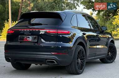 Внедорожник / Кроссовер Porsche Cayenne 2018 в 