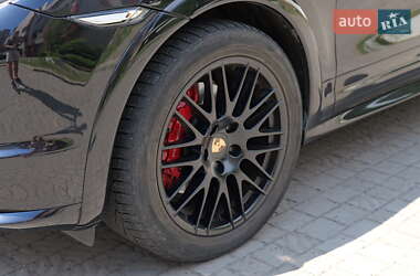 Внедорожник / Кроссовер Porsche Cayenne 2013 в 
