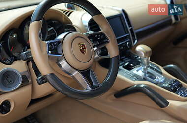 Внедорожник / Кроссовер Porsche Cayenne 2013 в 