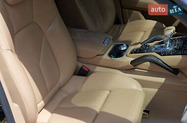 Внедорожник / Кроссовер Porsche Cayenne 2013 в 