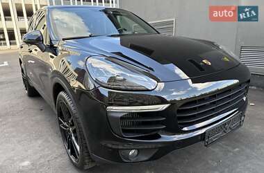 Внедорожник / Кроссовер Porsche Cayenne 2018 в 