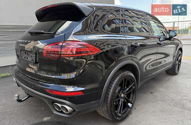 Внедорожник / Кроссовер Porsche Cayenne 2018 в 