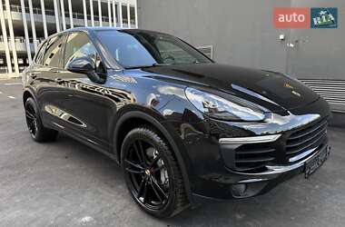 Внедорожник / Кроссовер Porsche Cayenne 2018 в 