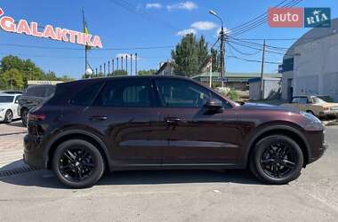 Внедорожник / Кроссовер Porsche Cayenne 2019 в 