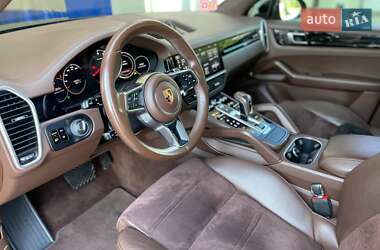 Внедорожник / Кроссовер Porsche Cayenne 2019 в 