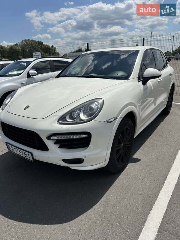 Позашляховик / Кросовер Porsche Cayenne 2011 в 