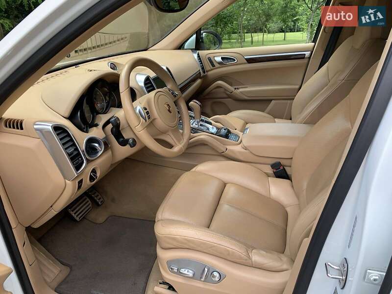 Позашляховик / Кросовер Porsche Cayenne 2014 в Долині
