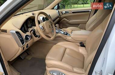 Внедорожник / Кроссовер Porsche Cayenne 2014 в 