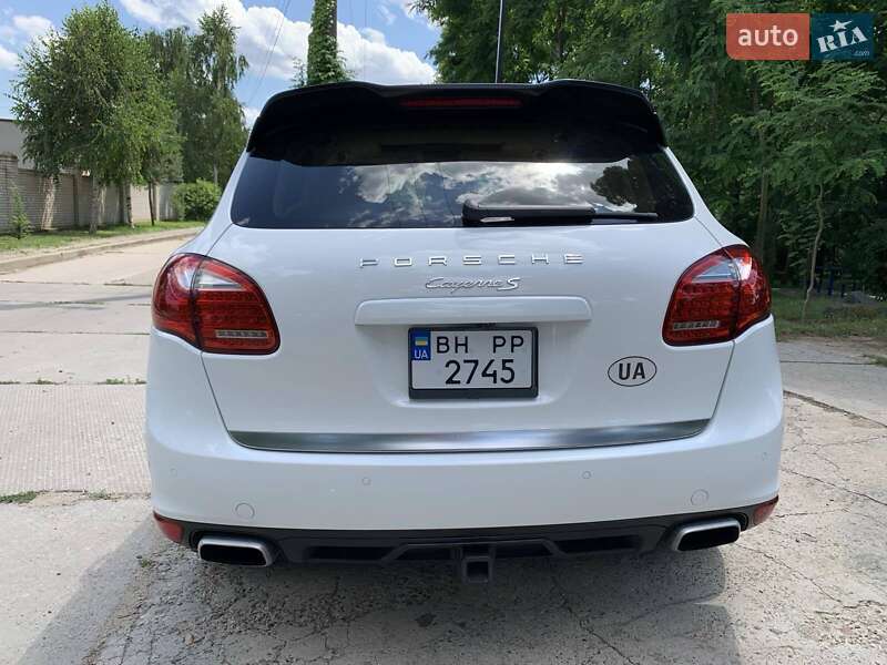 Позашляховик / Кросовер Porsche Cayenne 2014 в Долині