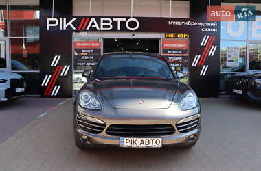 Позашляховик / Кросовер Porsche Cayenne 2014 в Львові