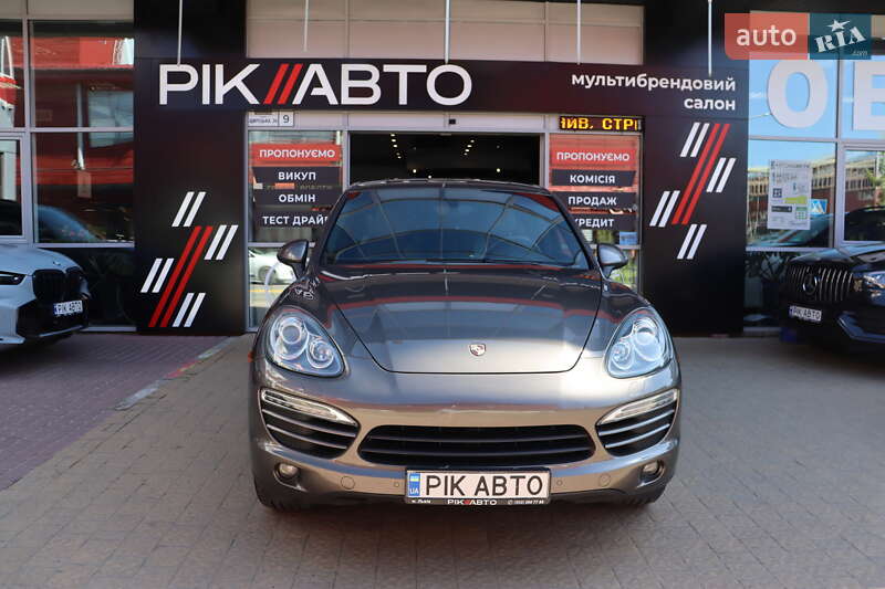 Внедорожник / Кроссовер Porsche Cayenne 2014 в 