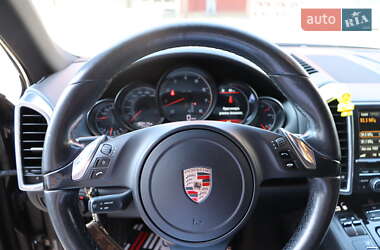 Внедорожник / Кроссовер Porsche Cayenne 2014 в 