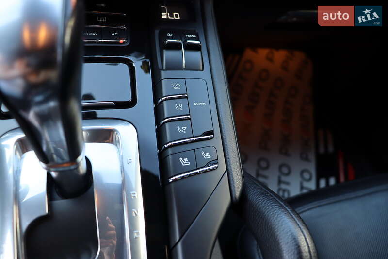 Внедорожник / Кроссовер Porsche Cayenne 2014 в Львове