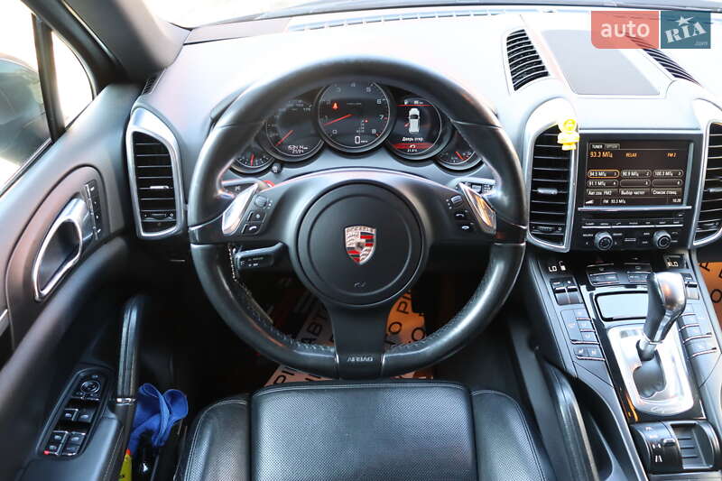 Внедорожник / Кроссовер Porsche Cayenne 2014 в Львове