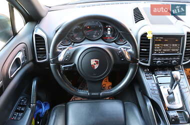 Внедорожник / Кроссовер Porsche Cayenne 2014 в 