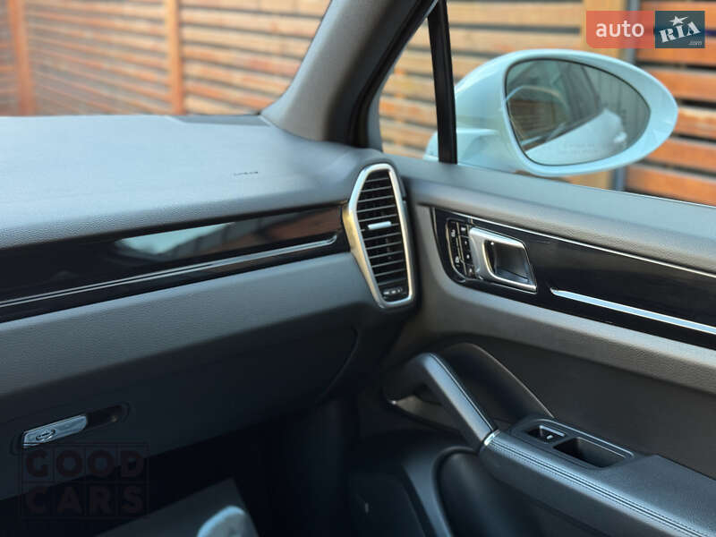 Внедорожник / Кроссовер Porsche Cayenne 2020 в Одессе