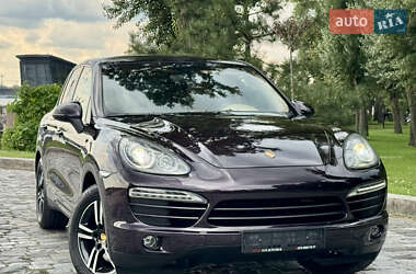 Внедорожник / Кроссовер Porsche Cayenne 2012 в 